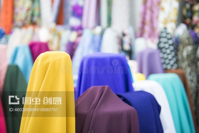 繽紛織物，品質(zhì)生活 商店中的紡織品與遮篷選購指南