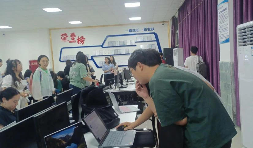 知了匯智實踐項目走進綿陽師院,助力網絡安全實戰(zhàn)型人才培養(yǎng)